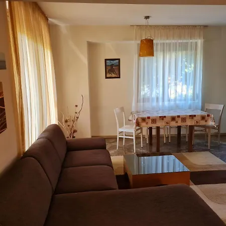 Apartmán Aпартамент момина сълза Chisarja